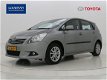 Toyota Verso - 1.8 VVT-i Aspiration | Parkeersensoren | Bluetooth | LM velgen - 1 - Thumbnail