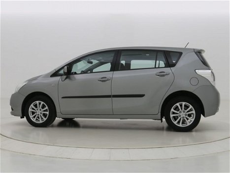 Toyota Verso - 1.8 VVT-i Aspiration | Parkeersensoren | Bluetooth | LM velgen - 1