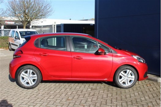 Peugeot 208 - 1.2 82pk Signature NETTO DEAL |NAVI|AIRCO|BLUETOOTH| - 1