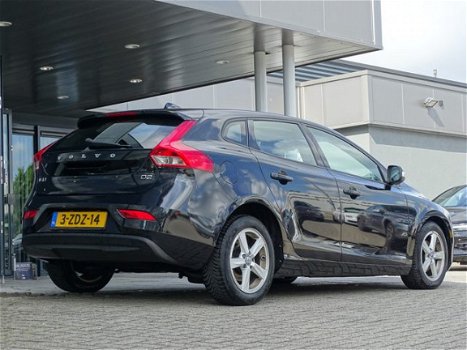 Volvo V40 - D2 Kinetic Business Pack Connect - 1