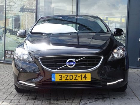 Volvo V40 - D2 Kinetic Business Pack Connect - 1