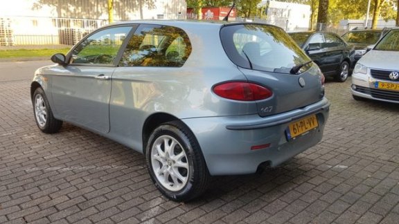 Alfa Romeo 147 - 2.0 TS 1e Eig, ECC, Leder, Cruise - 1