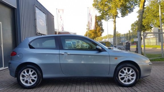 Alfa Romeo 147 - 2.0 TS 1e Eig, ECC, Leder, Cruise - 1