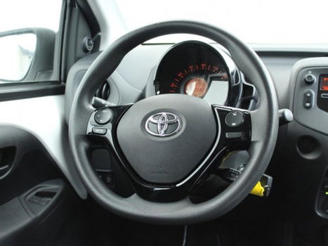 Toyota Aygo - 1.0 VVT-i x-fun - Airco - Bluetooth - 1