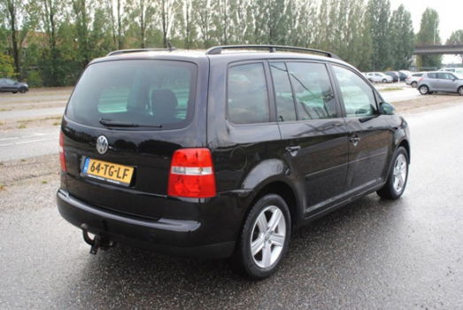 Volkswagen Touran - 1.9 TDI Business DSG Automaat, ZEER NETJES, APK - 1