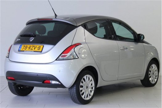 Lancia Y(psilon) - 0.9 TwinAir Silver | AIRCO | CRUISE-CONTROL | PDC ACHTER | DONKERE A. RAMEN | ALL - 1