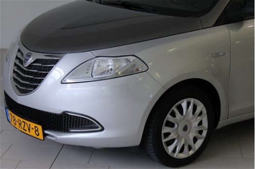 Lancia Y(psilon) - 0.9 TwinAir Silver | AIRCO | CRUISE-CONTROL | PDC ACHTER | DONKERE A. RAMEN | ALL - 1