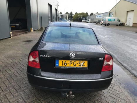 Volkswagen Passat - 2.0-20V Arctic APK/AIRCO/NAP/5drs/elekt ramen/meeneemprijs - 1