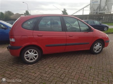 Renault Scénic - 1.6-16V Expression AUTOMAAT € 799, - 1