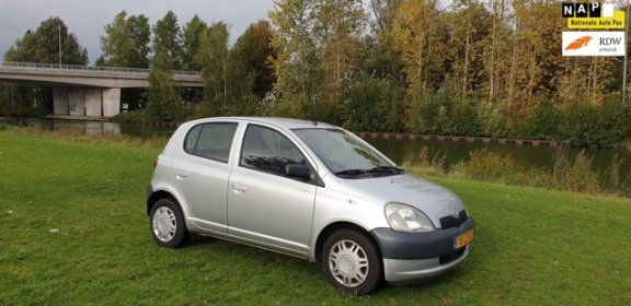 Toyota Yaris - 1.0-16V VVT-i YORIN Dealer onderhouden nieuwe apk lage km stand aantoonbaar 5 deurs - 1