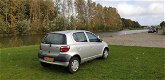 Toyota Yaris - 1.0-16V VVT-i YORIN Dealer onderhouden nieuwe apk lage km stand aantoonbaar 5 deurs - 1 - Thumbnail