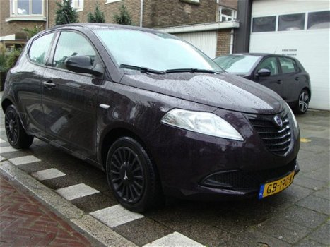 Lancia Y(psilon) - 0.9 TwinAir Elefantino Plus 1ste eigenaar - 1