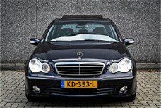 Mercedes-Benz C-klasse - 230 K. Avantgarde Aut. / Schuifdak / Leder / 18"LM / PDC