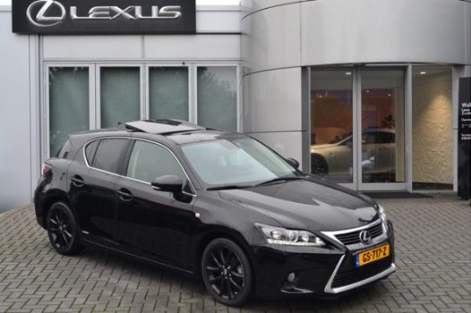 Lexus CT 200h - 25th Edition. Sunroof, 17'', Stoelverw, PDC, - 1