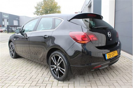 Opel Astra - 1.4 Cosmo /Navigatie/Pdc/Lichtmetaal/Sportieve auto - 1