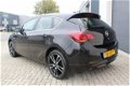 Opel Astra - 1.4 Cosmo /Navigatie/Pdc/Lichtmetaal/Sportieve auto - 1 - Thumbnail