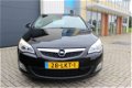 Opel Astra - 1.4 Cosmo /Navigatie/Pdc/Lichtmetaal/Sportieve auto - 1 - Thumbnail