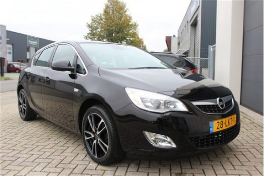 Opel Astra - 1.4 Cosmo /Navigatie/Pdc/Lichtmetaal/Sportieve auto - 1