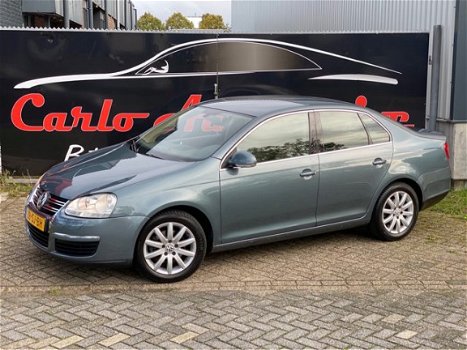 Volkswagen Jetta - 2.0 FSI Highline 150PK Automaat/Navi/Clima NAP - 1