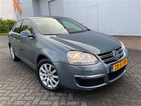 Volkswagen Jetta - 2.0 FSI Highline 150PK Automaat/Navi/Clima NAP - 1