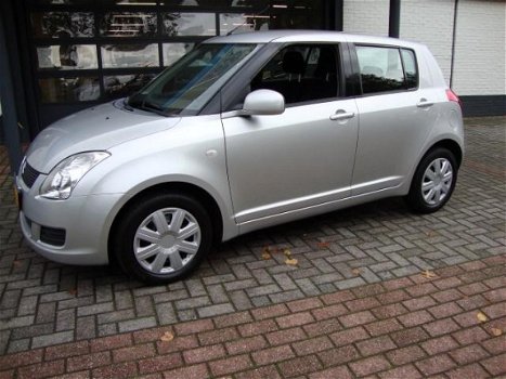 Suzuki Swift - 1300 5 DEURS 5 x Swift 3 en 5 deurs - 1