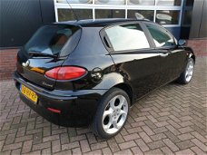 Alfa Romeo 147 - 2.0 T.Spark selespeed aut leer stoelverw LM velgen