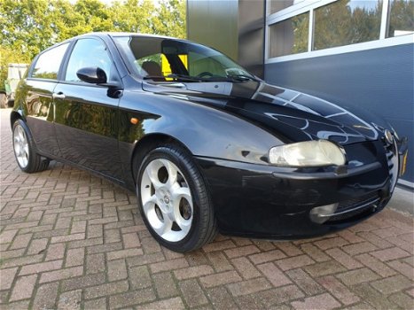 Alfa Romeo 147 - 2.0 T.Spark selespeed aut leer stoelverw LM velgen - 1