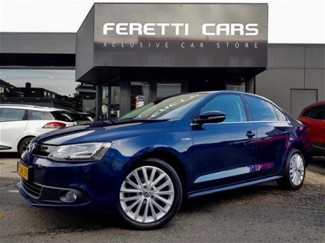 Volkswagen Jetta - 1.4 TSI AUT7 HYBRID HIGHLINE NAVI AIRCO XENON LMV PDC SL.127d.KM - 1