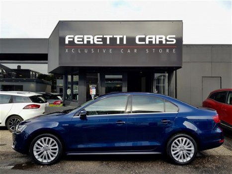 Volkswagen Jetta - 1.4 TSI AUT7 HYBRID HIGHLINE NAVI AIRCO XENON LMV PDC SL.127d.KM - 1