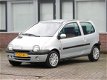 Renault Twingo - 1.2-16V Cinétic APK/NAP/AIRCO/NETTE AUTO - 1 - Thumbnail