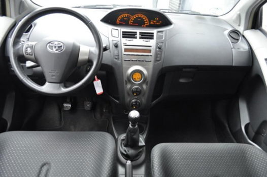 Toyota Yaris - 1.3 VVTi Aspiration *1STE EIG*PDC*KEURIG ONDERHOUDEN*CLIMATE CONTROL - 1