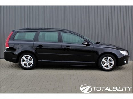 Volvo V70 - 2.0 D2 Classic Edition LEER XENON STANDKACHEL - 1