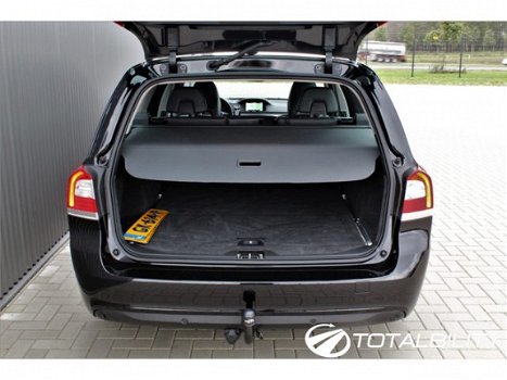 Volvo V70 - 2.0 D2 Classic Edition LEER XENON STANDKACHEL - 1