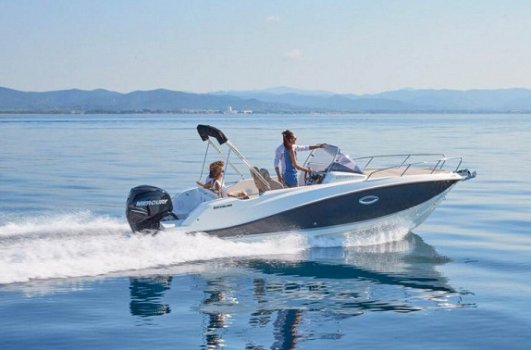 Quicksilver Activ 675 Sundeck - 3