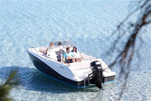 Quicksilver Activ 675 Sundeck - 5