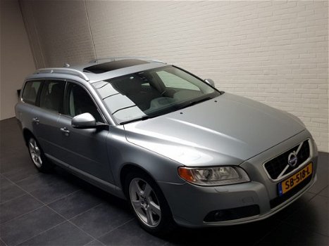 Volvo V70 - D2 Aut Summum Leer Dak Navi Xenon - 1