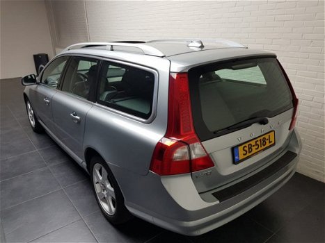 Volvo V70 - D2 Aut Summum Leer Dak Navi Xenon - 1