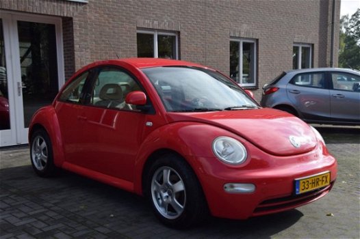 Volkswagen New Beetle - 2.0 HIGHLINE - 1