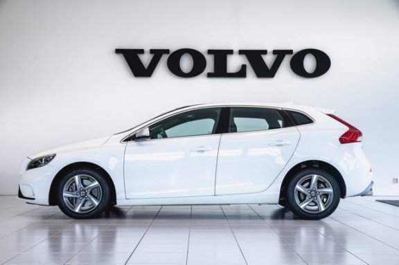 Volvo V40 - D4 R-Design, Business Pack Connect - nr. 1