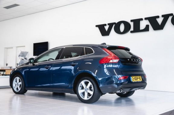 Volvo V40 - D4 Momentum, Business Pack, Security en Winter Line - Afbeelding 4