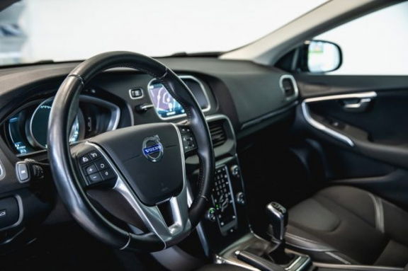 Volvo V40 - D4 Momentum, Business Pack, Security en Winter Line - Afbeelding 8