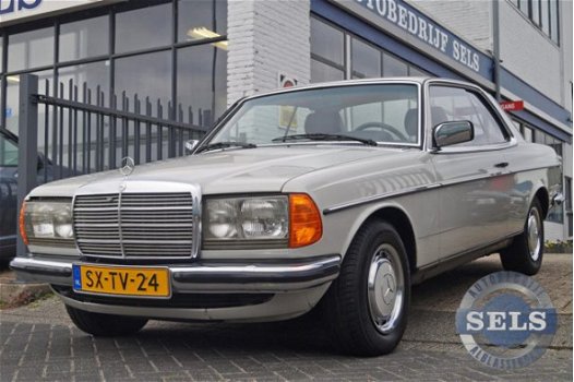 Mercedes-Benz 230 - (W123) CE Automaat - 1