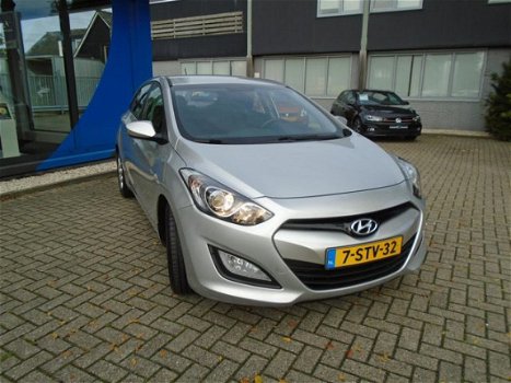 Hyundai i30 - 1.6 GDI i-Motion Plus - 1