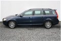 Volvo V70 - 2.4D Limited Edition | Airco | Cruisecontrole | Navigatie | Parkeerhulp voor + achter | - 1 - Thumbnail