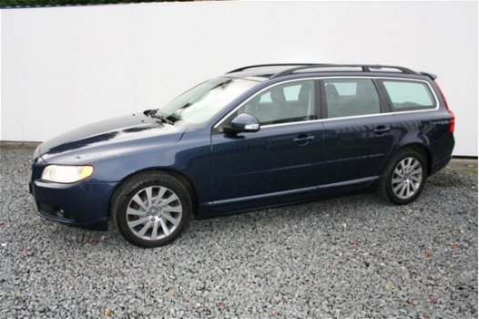 Volvo V70 - 2.4D Limited Edition | Airco | Cruisecontrole | Navigatie | Parkeerhulp voor + achter | - 1