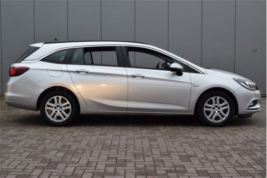 Opel Astra Sports Tourer - 1.6 CDTI Edition Navi Cruise Trekh Elekramen Climate Pdc - 1