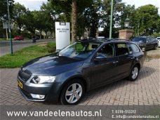 Skoda Octavia Combi - 1.6 TDI Greenline Businessline Navigatie / PDC