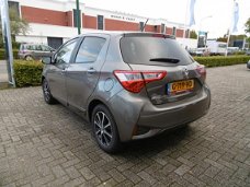 Toyota Yaris - 1.5 VVT-i Y20 Navi, Cruise, Climate, Lane-Assist Fabrieksgarantie t/m 05-2022 NIEUW