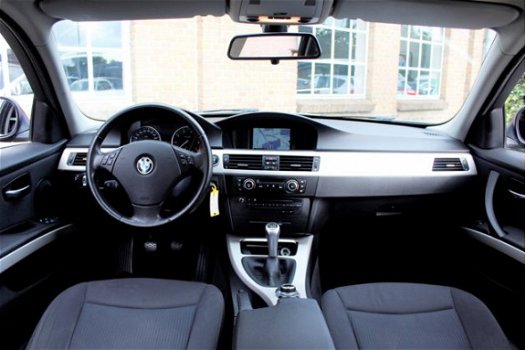 BMW 3-serie Touring - 316i Business Line Navigatie, ECC Clima, Bluetooth Telefoon, Cruise, Trekhaak - 1