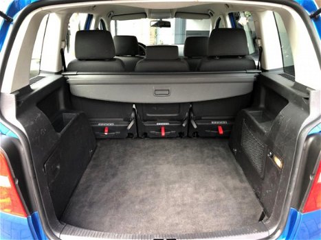 Volkswagen Touran - 1.6-16V FSI , AIRCO, NAP, Nieuwe APK - 1